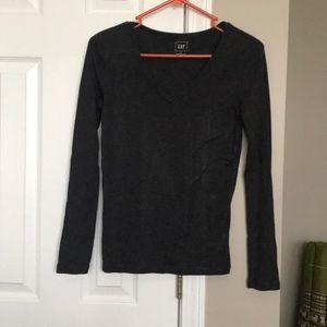 Gap v-neck